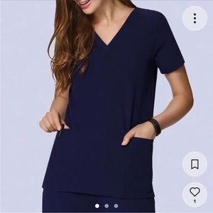 Mandala xs 6 pocket scrub top